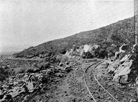 Compañía de materiales de construcción. Locomotora de la empresa maniobrando una cantera, 1909 -  - URUGUAY. Foto No. 59523