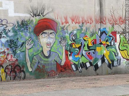 Grafiti en muro de Cementerio en el Buceo - Departamento de Montevideo - URUGUAY. Foto No. 60120