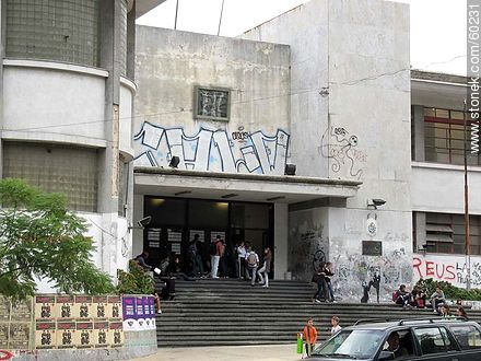 Liceo Zorrilla at Bulevar España and Joaquín Requena St. - Department of Montevideo - URUGUAY. Photo #60231