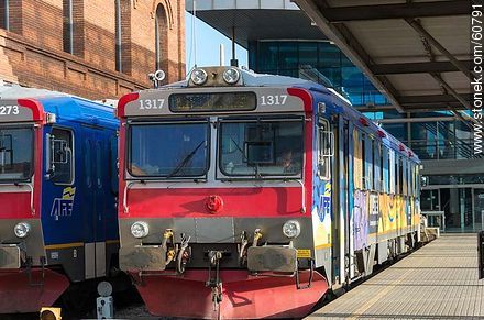 Andén de la Estación Central con trenes suecos - Departamento de Montevideo - URUGUAY. Foto No. 60791