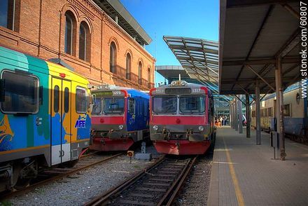 Andén de la Estación Central con trenes suecos - Departamento de Montevideo - URUGUAY. Foto No. 60807