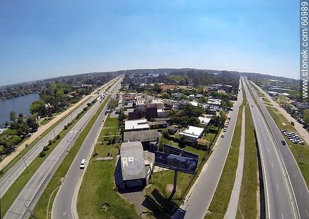 Fotografía aérea de la Avenida de las Américas y la Avenida Giannattasio mirando al este - Departamento de Canelones - URUGUAY. Foto No. 60989