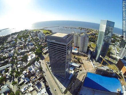 Foto aérea de las torres del World Trade Center Montevideo - Departamento de Montevideo - URUGUAY. Foto No. 61731