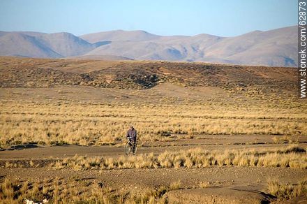Peasant biking - Bolivia - Others in SOUTH AMERICA. Photo #62873