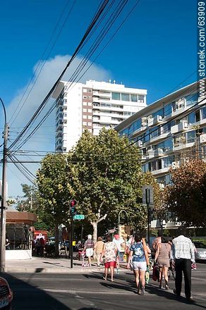 Pedestrians at the corner of San Martín and Siete Norte streets - Chile - Others in SOUTH AMERICA. Photo #63909
