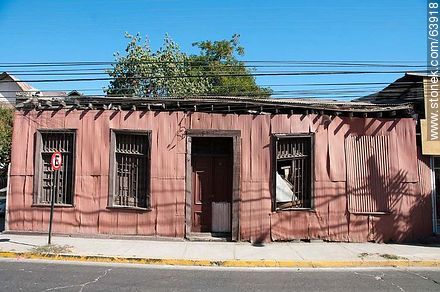 The Condell street. Sheet metal walls house - Chile - Others in SOUTH AMERICA. Photo #63918
