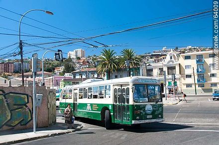 Trolleybus on the corner of the streets Colón and Argentina Poniente - Chile - Others in SOUTH AMERICA. Photo #64009