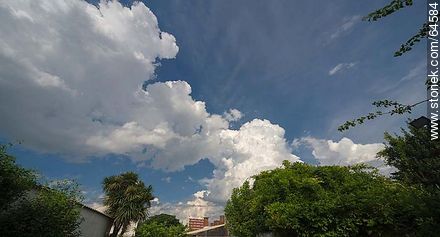 Summer clouds  - Department of Montevideo - URUGUAY. Photo #64584