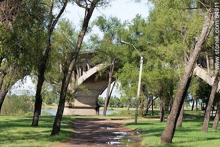 Bridge over the Río Negro on Route 5 limit from the departments of Durazno and Tacuarembó - Tacuarembo - URUGUAY. Photo #64911