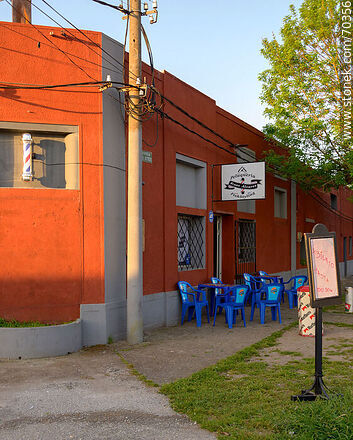 Peluquería y pool - Departamento de Lavalleja - URUGUAY. Foto No. 70356