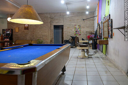 Mesas de pool y peluquería - Departamento de Lavalleja - URUGUAY. Foto No. 70353
