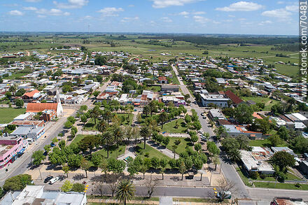 Vista aérea de la plaza de San Jacinto - Departamento de Canelones - URUGUAY. Foto No. 70481