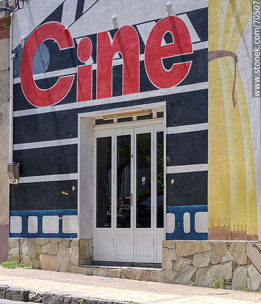 Cine teatro Artigas - Department of Canelones - URUGUAY. Photo #70507