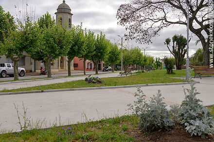 Plaza Lázaro Cabrera - Departamento de Lavalleja - URUGUAY. Foto No. 70688