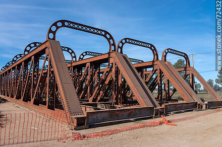 Dismantled reticulated railway bridge sections - Department of Florida - URUGUAY. Photo #72432