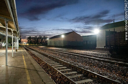 Estación de trenes de Tacuarembó al amanecer - Departamento de Tacuarembó - URUGUAY. Foto No. 73417