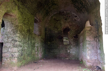 Galerías entre las ruinas - Departamento de Rivera - URUGUAY. Foto No. 73828