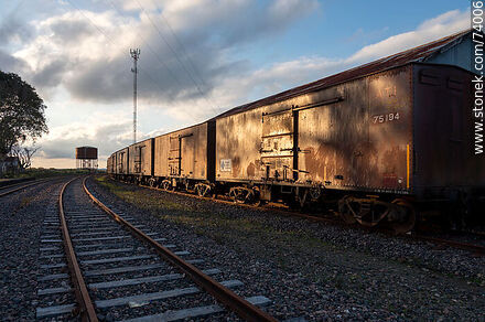 Piedra Sola train station. Freight cars - Department of Paysandú - URUGUAY. Photo #74006