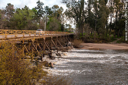 Puente carretero en Ruta 6 sobre el río Santa Lucía - Departamento de Canelones - URUGUAY. Foto No. 75471