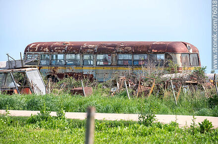COTSUR buses turned into scrap metal - Department of Florida - URUGUAY. Photo #76018