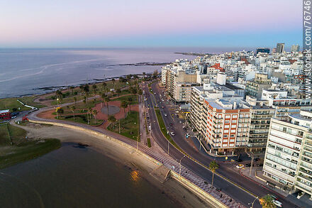 Vista aérea de Trouville al amanecer - Departamento de Montevideo - URUGUAY. Foto No. 76746
