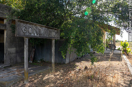 Gonzalez train station. Station sign - San José - URUGUAY. Photo #77384