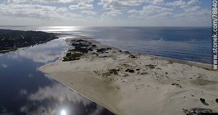 Foto aérea de las dunas de El Pinar entre el arroyo Pando y el Río de la Plata - Departamento de Canelones - URUGUAY. Foto No. 78840
