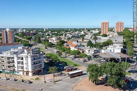 Vista aérea de la Av. Dámaso Larrañaga al norte. Año 2019 - Departamento de Montevideo - URUGUAY. Foto No. 80415
