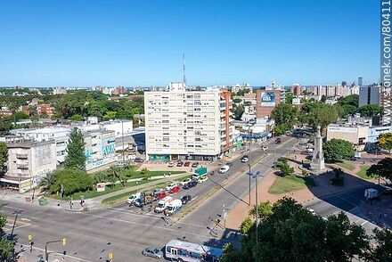 Vista aérea del cruce de las avenidas 8 de Octubre, L. A. de Herrera, Centenario y D. A. Larrañaga en 2019 - Departamento de Montevideo - URUGUAY. Foto No. 80411