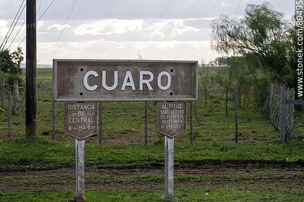 Estación de trenes de Cuaró. Cartel - Departamento de Artigas - URUGUAY. Foto No. 80495