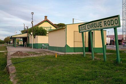 Estación de ferrocarril. Cartel - Departamento de Soriano - URUGUAY. Foto No. 80538