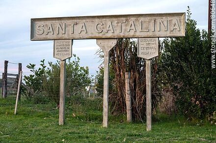 Old Santa Catalina railroad station. Station sign - Soriano - URUGUAY. Photo #80648