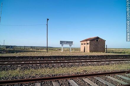 Estación de ferrocarril Tres Árboles - Departamento de Paysandú - URUGUAY. Foto No. 80707