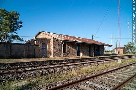 Estación de ferrocarril Tres Árboles - Departamento de Paysandú - URUGUAY. Foto No. 80702