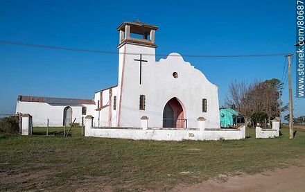 Morató Chapel on the road to the Cuchilla de Haedo - Department of Paysandú - URUGUAY. Photo #80687