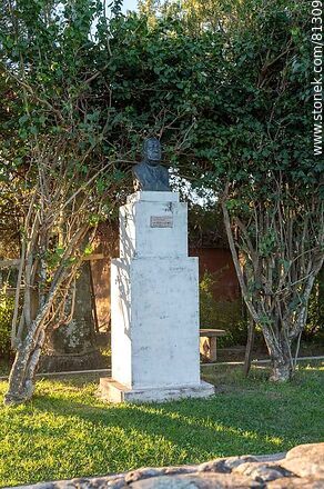 Bust of Ambrosoni, founder of San Antonio - Department of Salto - URUGUAY. Photo #81309