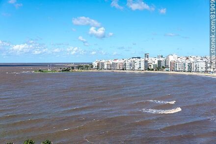 El Río de la Plata en playa Pocitos - Departamento de Montevideo - URUGUAY. Foto No. 81909