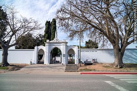 Santa Lucia Cemetery - Department of Canelones - URUGUAY. Photo #82113