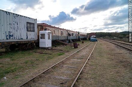 Antiguos vagones en la estación Puma de trenes - Departamento de Lavalleja - URUGUAY. Foto No. 82273