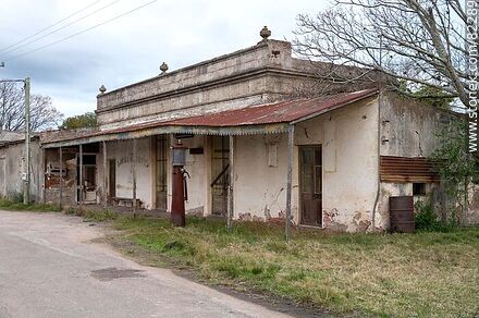 Former Isidro M. Torres Warehouse and Hardware Store - Lavalleja - URUGUAY. Photo #82289