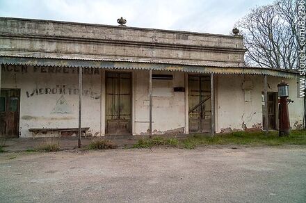 Former Isidro M. Torres Warehouse and Hardware Store - Lavalleja - URUGUAY. Photo #82286