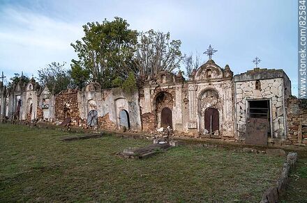 Cemetery of Capilla de Farruco - Durazno - URUGUAY. Photo #82584