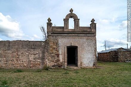 Capilla de Farruco de 1782. Entrada - Departamento de Durazno - URUGUAY. Foto No. 82521