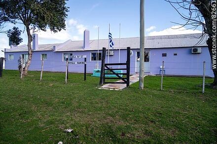Escuela No. 57 Cuchilla Ramírez - Departamento de Durazno - URUGUAY. Foto No. 82661