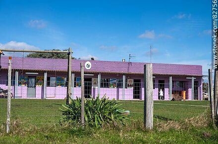 Escuela rural No. 79 Rincón de Pereira - Departamento de Tacuarembó - URUGUAY. Foto No. 82756