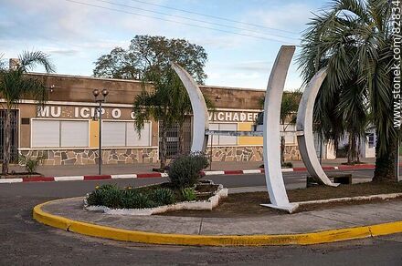 Plazoleta frente al municipio de Vichadero - Departamento de Rivera - URUGUAY. Foto No. 82834