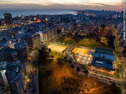 Vista aérea de las canchas del club Biguá y parque de Villa Biarritz al atardecer - Departamento de Montevideo - URUGUAY. Foto No. 82870