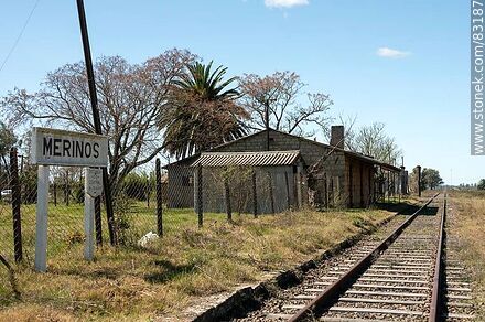 Estación de trenes de Merinos. Cartel de la estación - Rio Negro - URUGUAY. Photo #83187