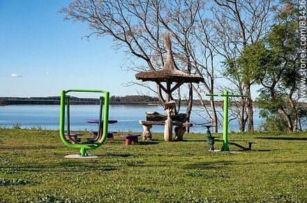 Fitness equipment and resting places - Soriano - URUGUAY. Photo #83436