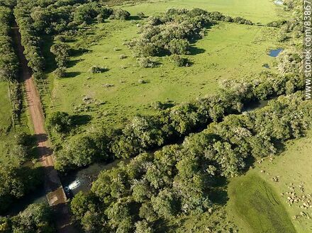 Aerial view of the Laureles stream in the Lunarejo valley. Boundary between the departments of Rivera and Tacuarembó. - Department of Rivera - URUGUAY. Photo #83867
